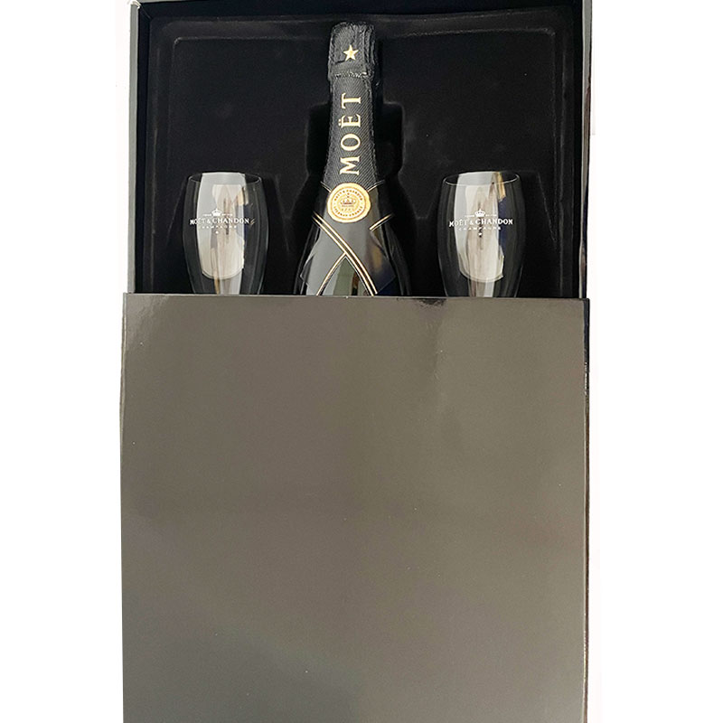 Moët & Chandon Nectar Impérial 75CL in luxe geschenkdoos met glazen