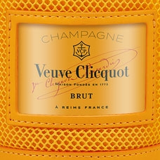 Veuve Clicquot Brut Ice Jacket champagne etiket Veuve Clicquot Brut 'Ice Jacket' champagne met cooler 75 CL