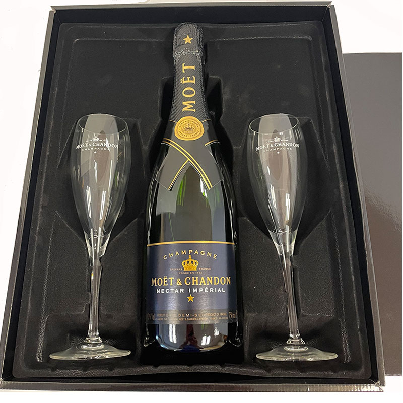 Moët & Chandon Nectar Impérial 75CL in luxe geschenkdoos met glazen